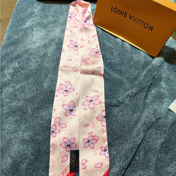 LV Cherry Blossom Pink and Brown Scarf Set - Picture 9 of 11